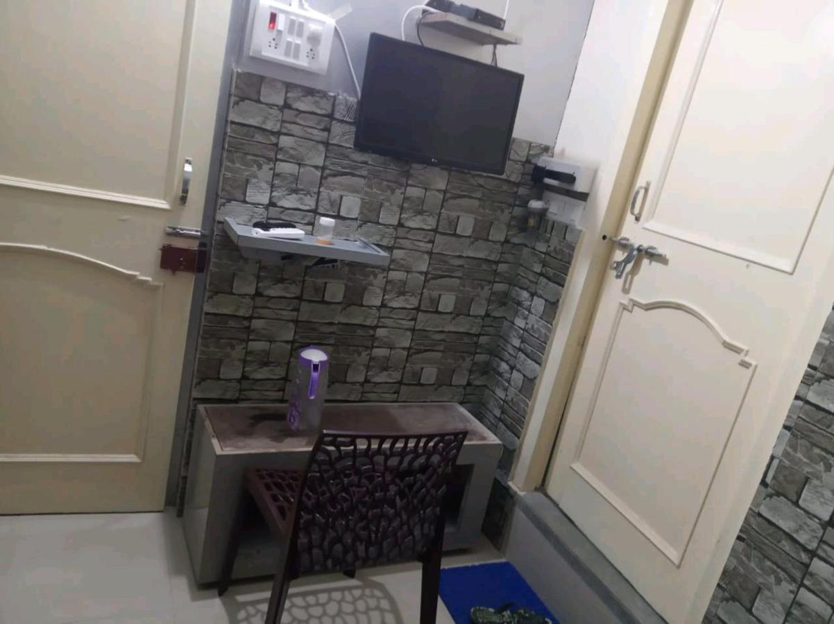 Budget Hotel Патна Екстериор снимка