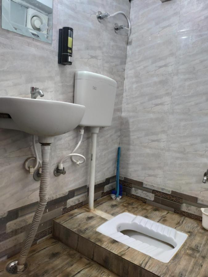 Budget Hotel Патна Екстериор снимка